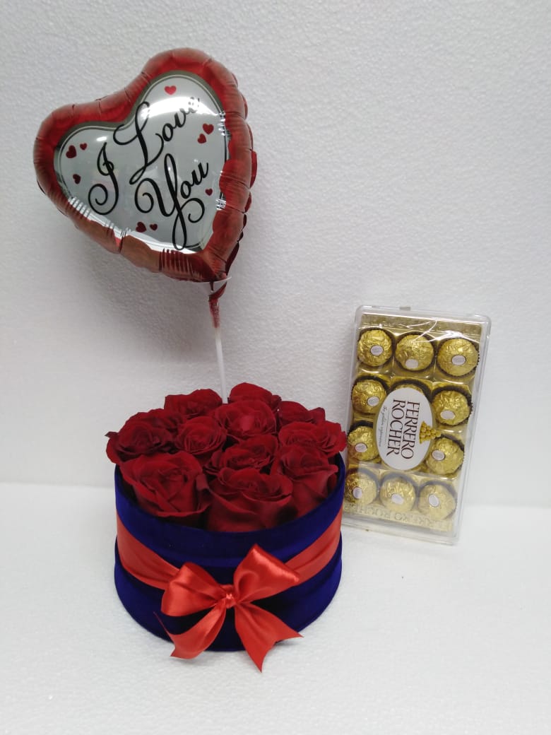 12 Rosas en Caja Redonda, Bombones Ferrero Rocher 150 Gramos y Globito 